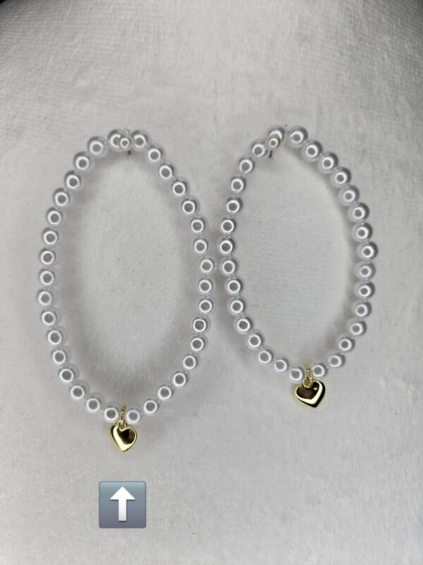 Elastic Pearl Bracelet w/ Gold Heart Charm - Image 3